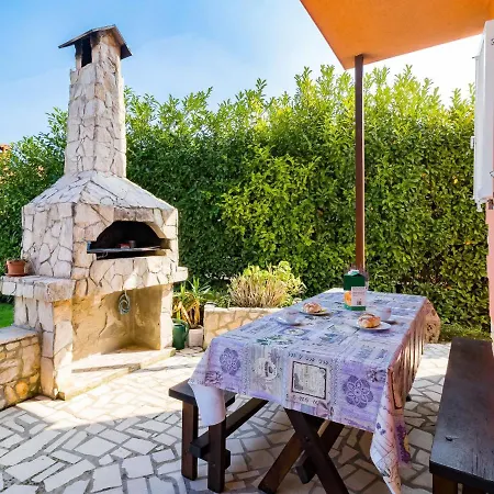 Jere-1 By Interhome Apartamento Pula