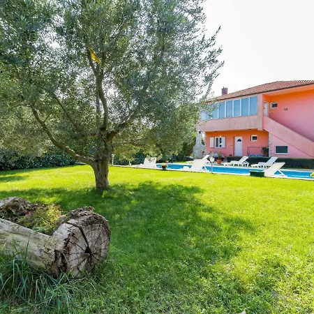 Jere-1 By Interhome Pula