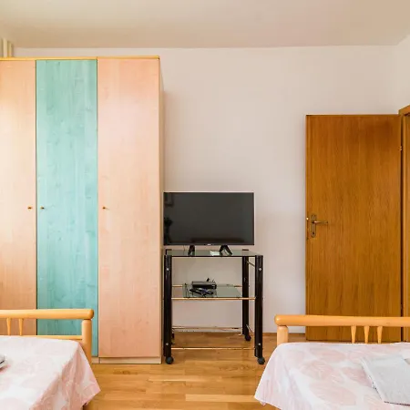 Jere-1 By Interhome Apartament Pula