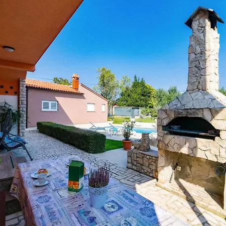 Jere-1 By Interhome Apartament Pula