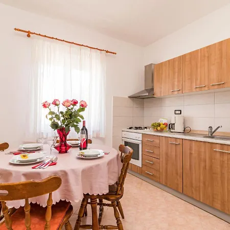 Lejlighed Jere-1 By Interhome